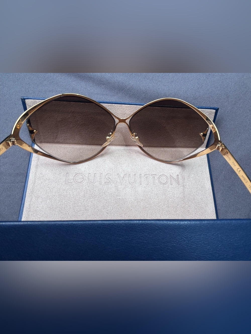 Louis Vuitton Gold Frame Brown Lens Women's Sunglasses - Picture 2 of 5